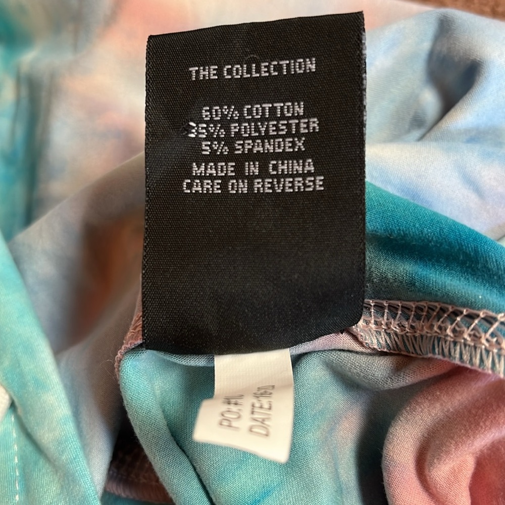 Tie-Dye Light Weight Hoodie - Picture 3 of 4